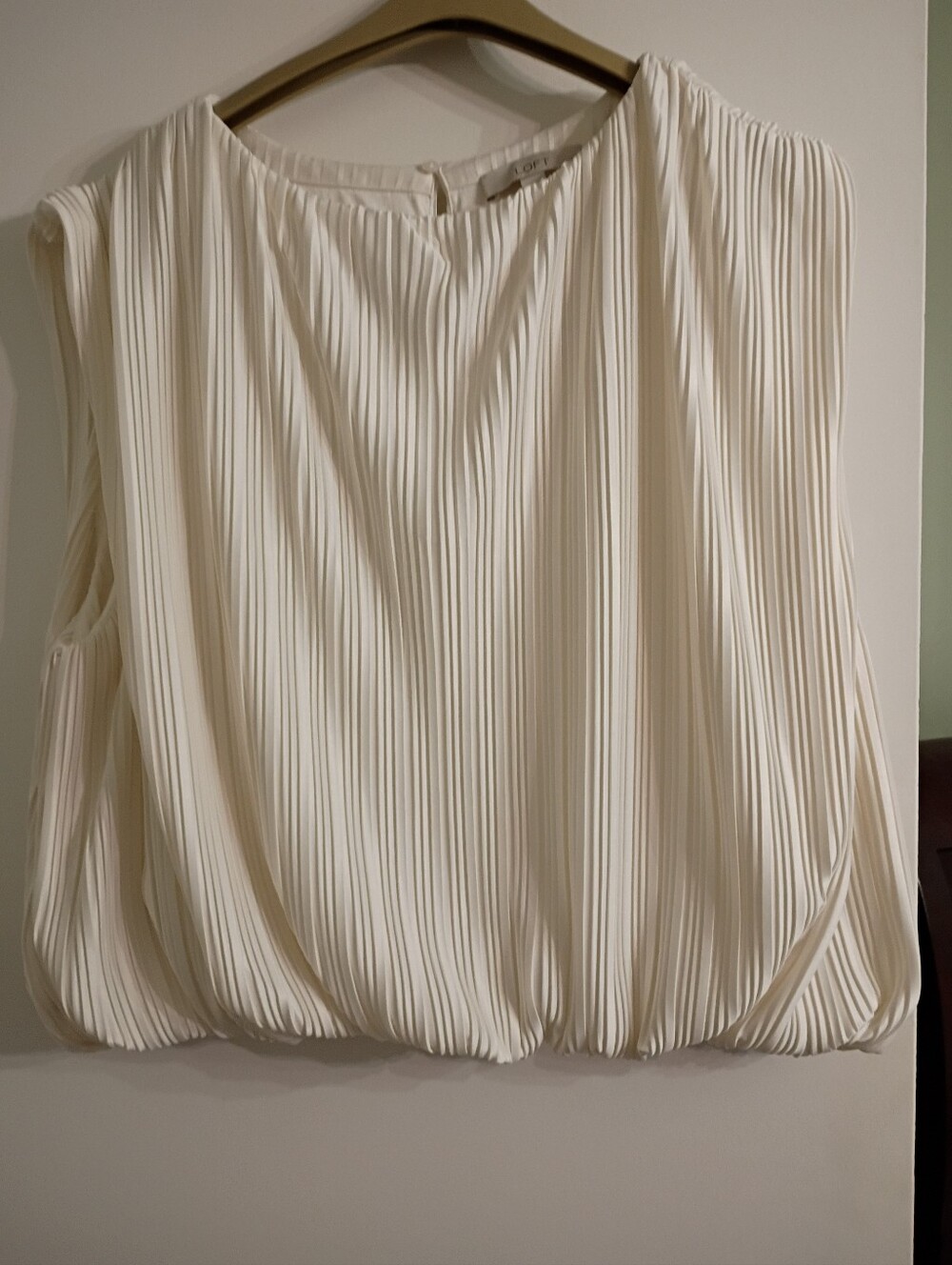 LOFT Cream Sleeveless Bubble Blouse Size XXL